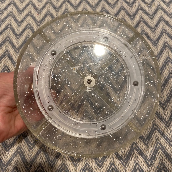 Clear Acrylic Round Organizer with 4 Compartments – Glitter Detail – 6"x4" - Picture 4 of 7